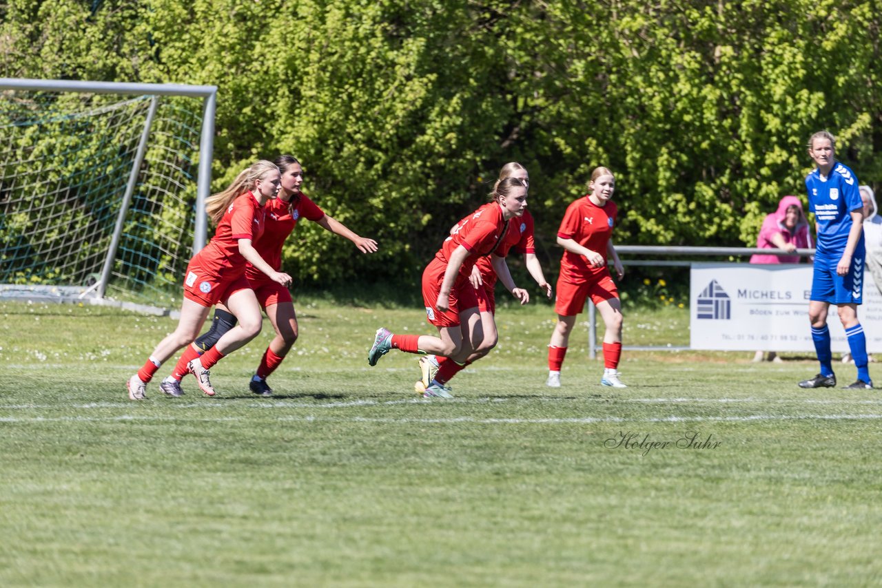 Bild 324 - F TSV Zarpen - Holstein Kiel II : Ergebnis: 2:6